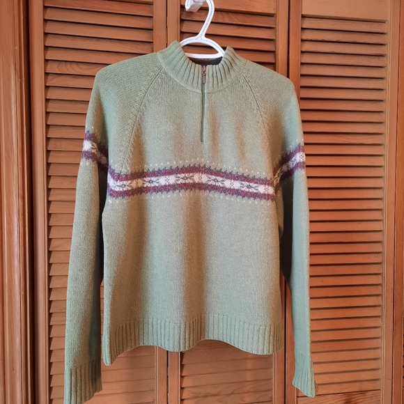 Woolrich Sweaters - Woolrich 100 % lambs wool pullover sweater